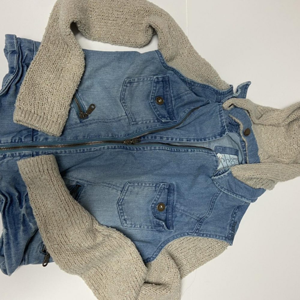 Billabong blue denim jacket with beige knit sleeves, size S. Cotton & viscose bl